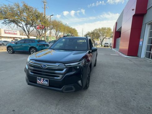 Used 2025 Subaru Forester Limited image 3