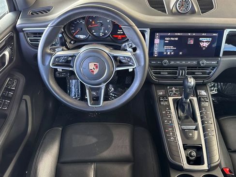 Used 2021 Porsche Macan w/ Premium Package image 13