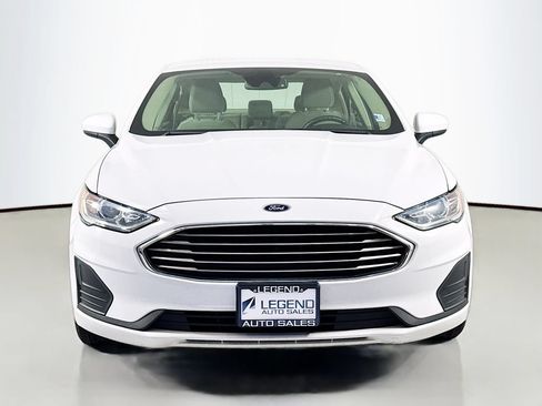 Used 2019 Ford Fusion SE FWD image 2