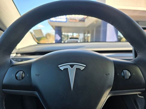 Used 2023 Tesla Model Y Long Range AWD/4WD image 28