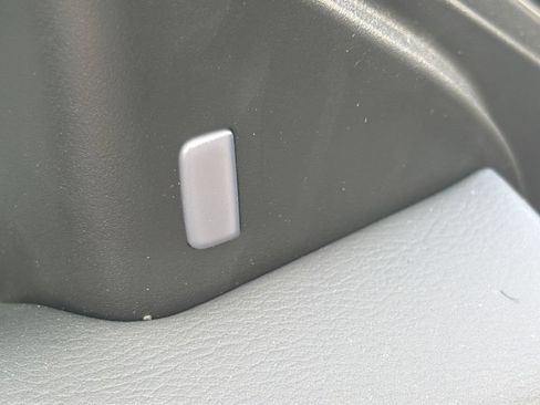 Used 2020 Nissan Sentra SV FWD image 25