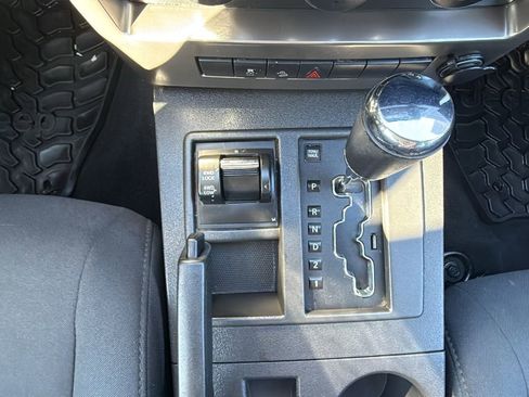 Used 2012 Jeep Liberty Sport image 18