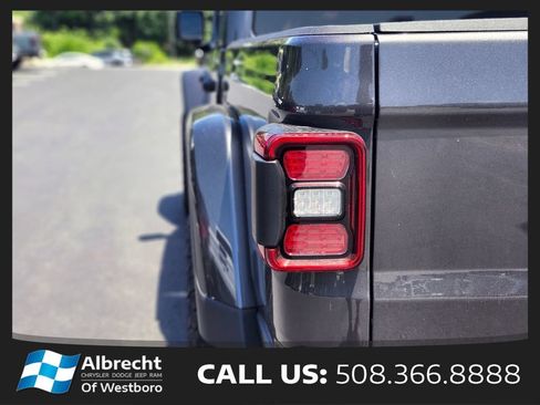 New 2026 Jeep Gladiator Rubicon w/ Safety Group AWD/4WD image 9