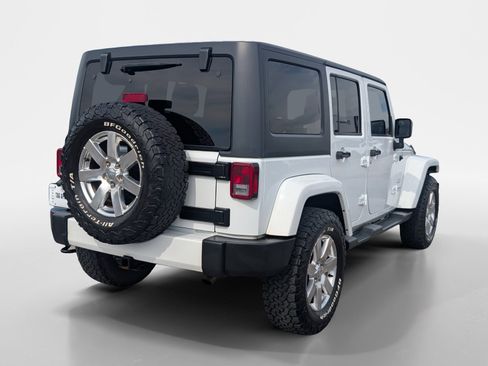 Used 2016 Jeep Wrangler Unlimited Sahara w/ Connectivity Group AWD/4WD image 6