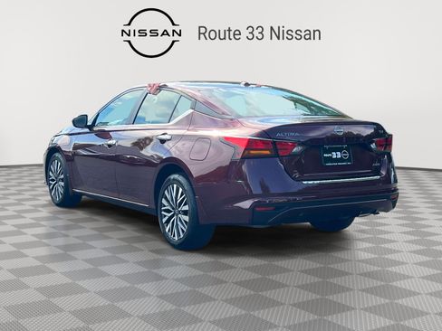 Used 2023 Nissan Altima 2.5 SV AWD/4WD image 3