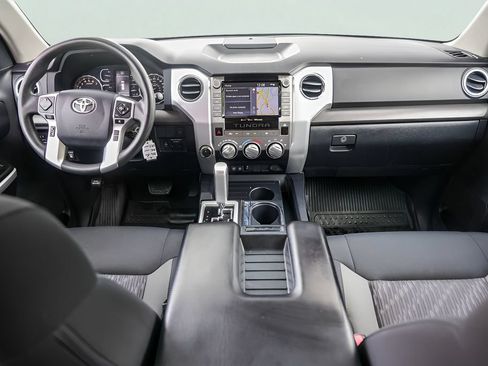 Used 2020 Toyota Tundra SR5 w/ SR5 Upgrade Package AWD/4WD image 27