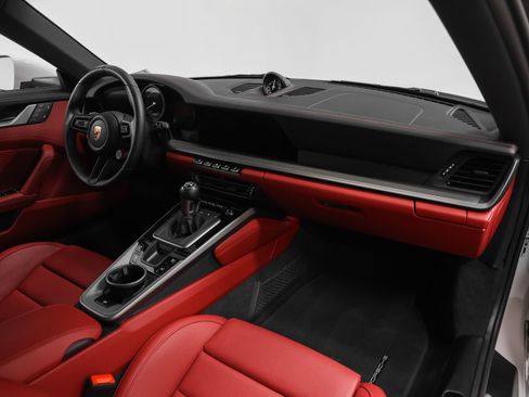 Certified 2024 Porsche 911 Carrera S RWD image 30