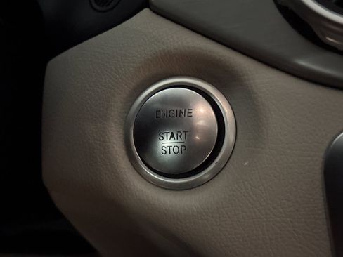 Used 2019 Mercedes-Benz GLA 250 4MATIC w/ Premium Package image 29