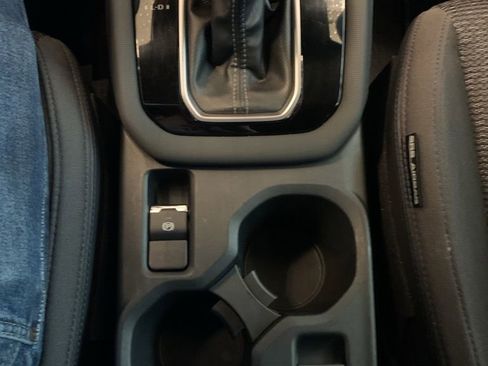 Certified 2025 Subaru Forester Premium AWD/4WD image 9