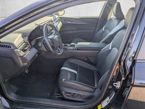 Used 2025 Toyota Camry SE FWD image 14