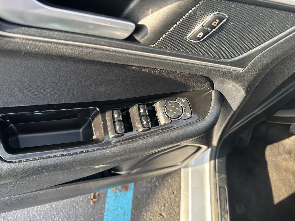 Used 2019 Ford Edge SEL AWD/4WD image 14