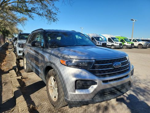 Used 2021 Ford Explorer XLT w/ Class III Trailer Tow Package image 3