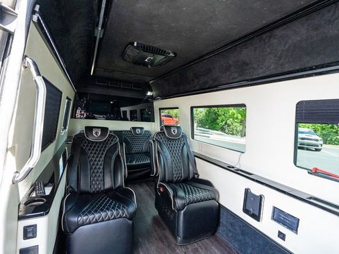Used 2017 Mercedes-Benz Sprinter 2500 image 37
