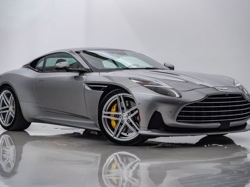 Used 2025 Aston Martin DB12 Coupe RWD image 1