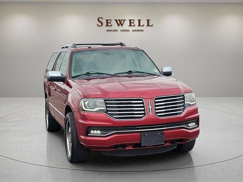 Used 2015 Lincoln Navigator 4WD image 7