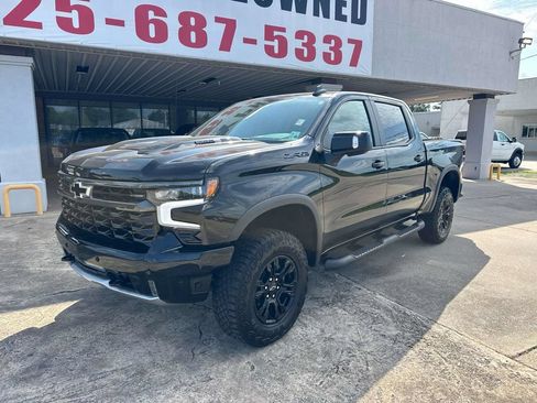 Used 2025 Chevrolet Silverado 1500 ZR2 w/ Dark Appearance Package AWD/4WD image 2