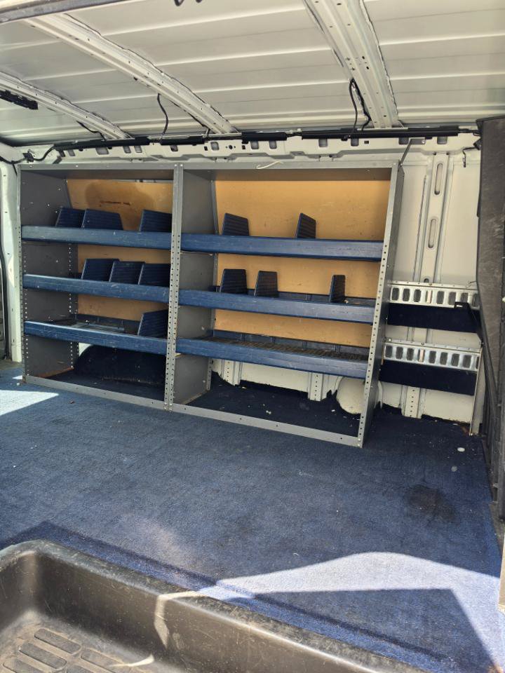 Used 2019 Chevrolet Express 2500 RWD image 10