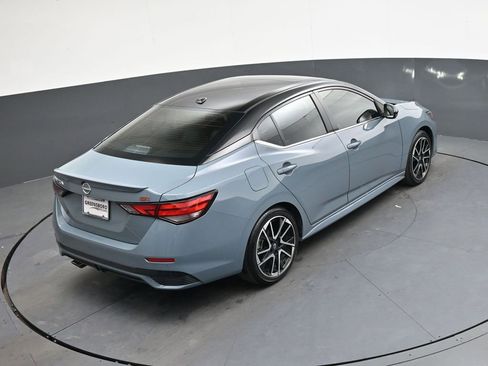 Certified 2025 Nissan Sentra SR w/ SR Premium Package image 31
