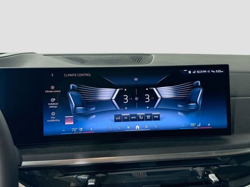 Used 2026 BMW X7 xDrive40i w/ M Sport Package image 24