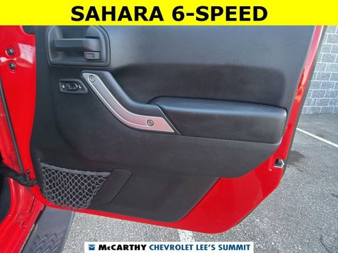 Used 2018 Jeep Wrangler Unlimited Sahara w/ Dual Top Group image 39