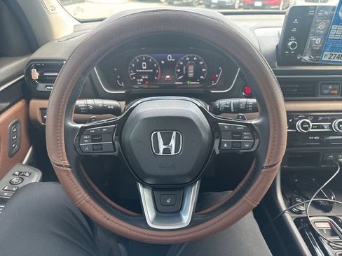 Used 2025 Honda Pilot Elite image 11