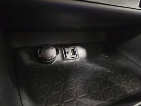 Used 2019 Toyota RAV4 XLE Premium image 17