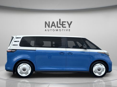 Used 2025 Volkswagen ID. Buzz 1st Edition image 7