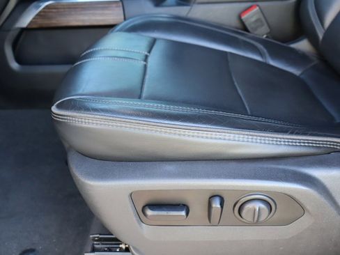 Used 2020 Chevrolet Silverado 2500 High Country w/ Technology Package image 17