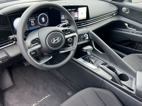 Used 2024 Hyundai Elantra SEL image 10