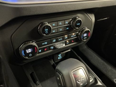 New 2025 Ford Bronco Outer Banks image 24