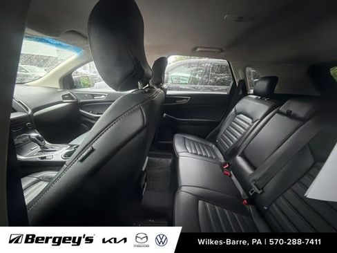 Used 2017 Ford Edge SEL w/ Equipment Group 201A AWD/4WD image 13