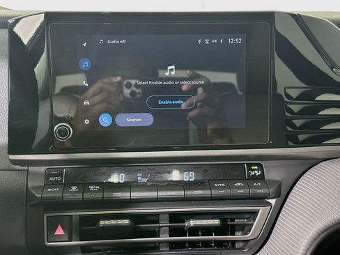 Used 2025 Toyota Camry SE FWD image 24