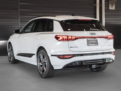 New 2027 Audi Q6 e-tron Premium Plus AWD/4WD image 2