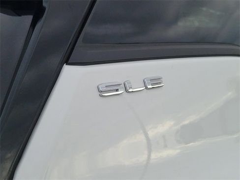 Certified 2024 GMC Terrain SLE image 5