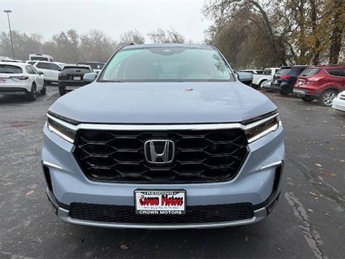 New 2025 Honda Pilot Touring image 8