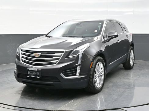 Used 2017 Cadillac XT5 Premium Luxury image 2