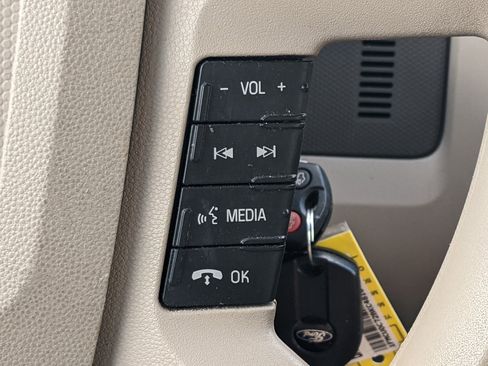 Used 2011 Ford Escape XLS w/ 101A Rapid Spec Order Code image 19