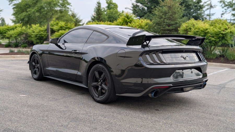Used 2018 Ford Mustang Coupe RWD image 8