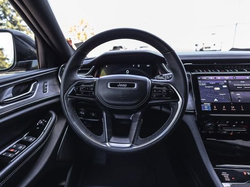 Used 2024 Jeep Grand Cherokee Overland AWD/4WD image 25