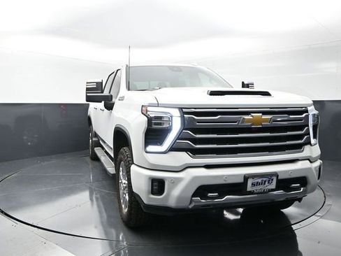 Used 2024 Chevrolet Silverado 2500 High Country w/ Z71 Off-Road Package AWD/4WD image 5