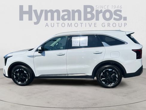 Certified 2025 Kia Sorento S image 7