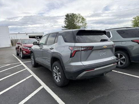 Used 2025 Chevrolet Equinox LT w/ Safety and Technology Package FWD image 3