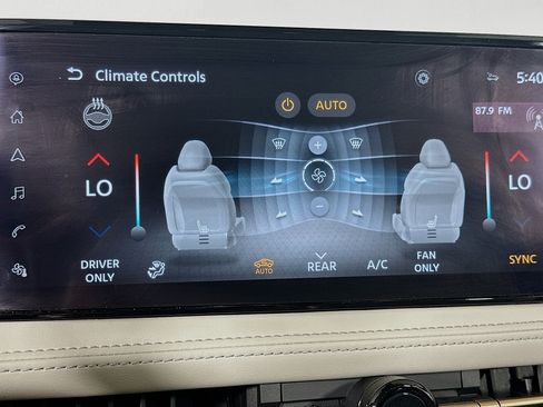 Used 2023 Nissan Ariya FWD image 24
