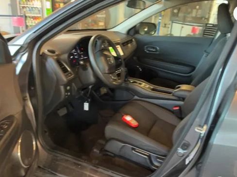 Used 2022 Honda HR-V EX image 3