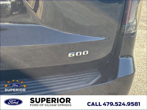 Used 2022 Cadillac Escalade ESV Luxury w/ LPO, Illumination Package image 7