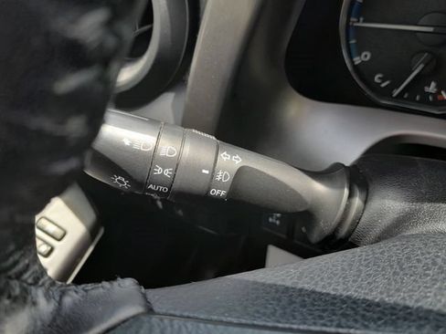 Used 2016 Toyota RAV4 XLE w/ Convenience Package AWD/4WD image 16