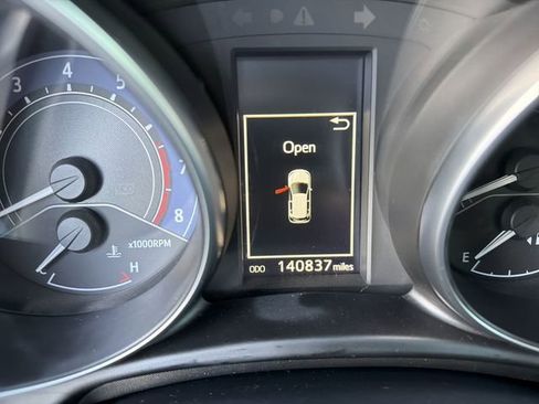 Used 2018 Toyota Corolla iM w/ Carpet Mat Package (TMS) FWD image 13