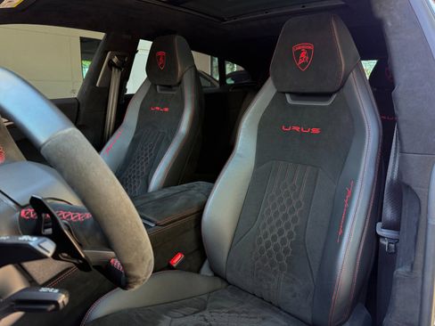 Used 2023 Lamborghini Urus Performante image 28
