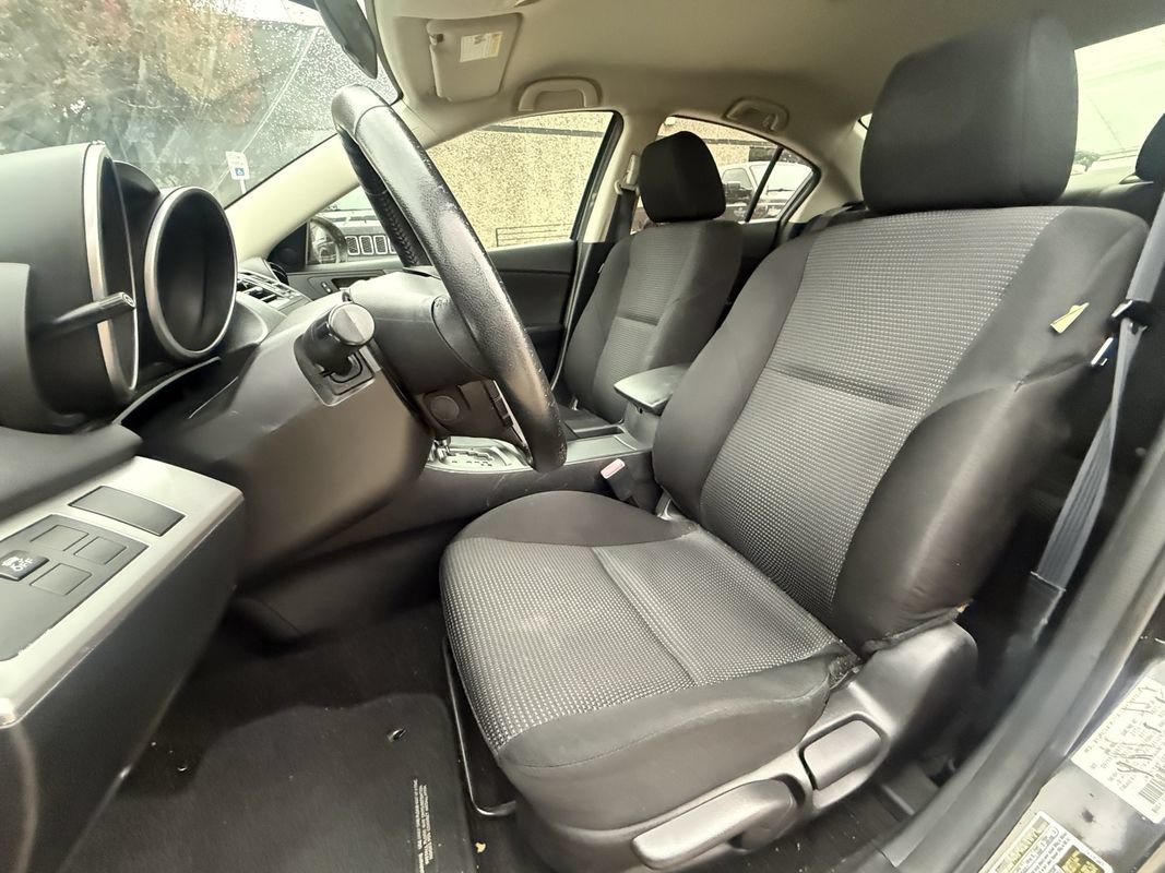Used 2012 MAZDA MAZDA3 i Touring FWD image 7