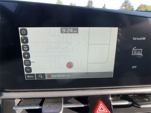 New 2025 Kia Niro EX image 18